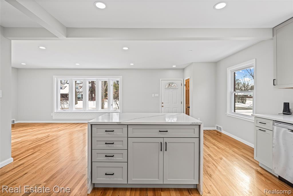 13344 Hart Avenue, Huntington Woods, MI — Photo 17