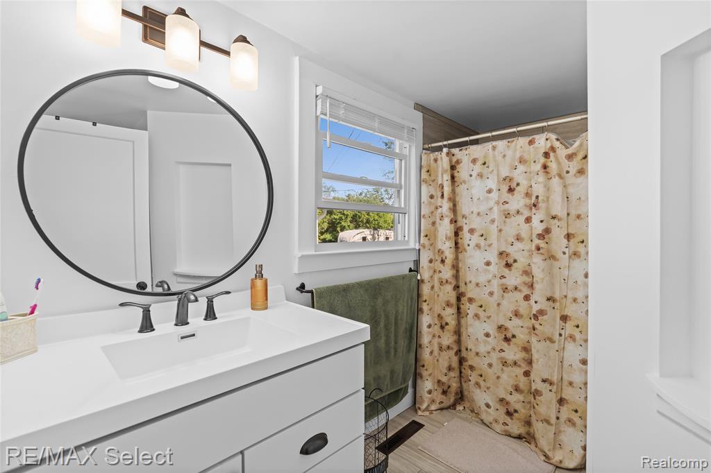 10469 W PIERSON Road, Flushing, MI 48433 — Photo 37