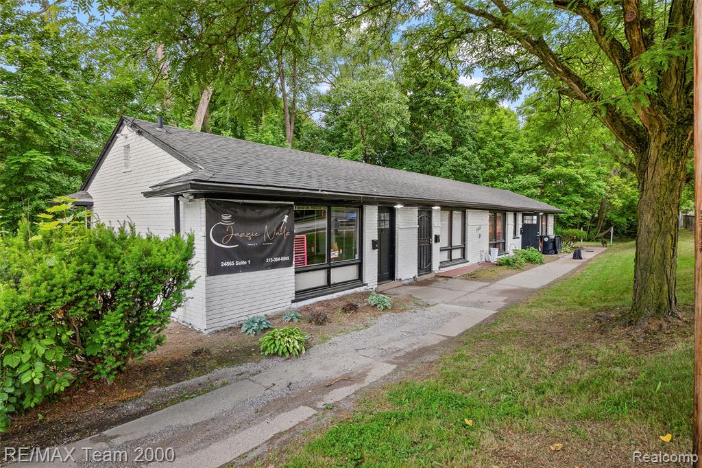 24821 5 Mile Road, Redford, MI 48239