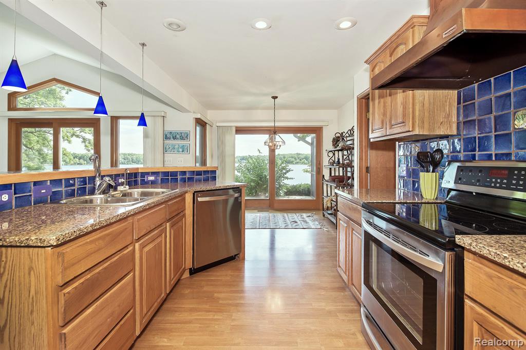 7636 THARP Drive, Whitmore Lake, MI 48189 — Photo 30