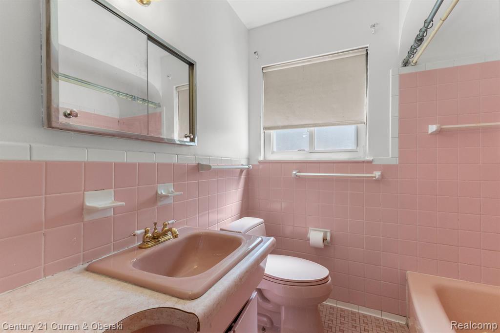 6661 N BEECH DALY Road, Dearborn Heights, MI 48127 — Photo 22