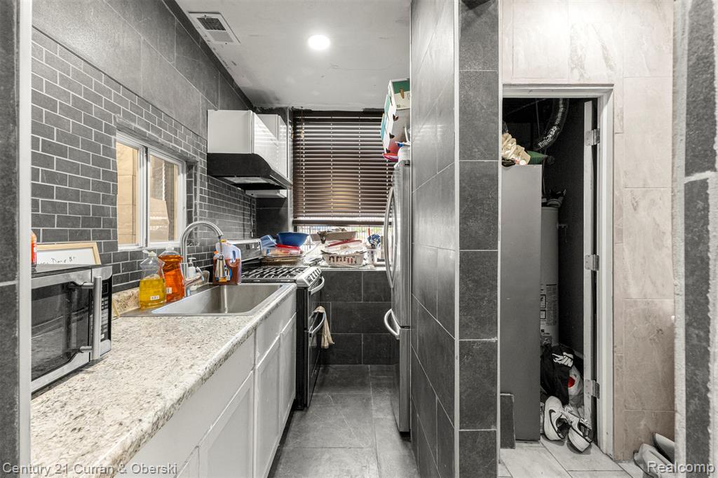 8301 W Chicago, Southgate, MI 48204 — Photo 31