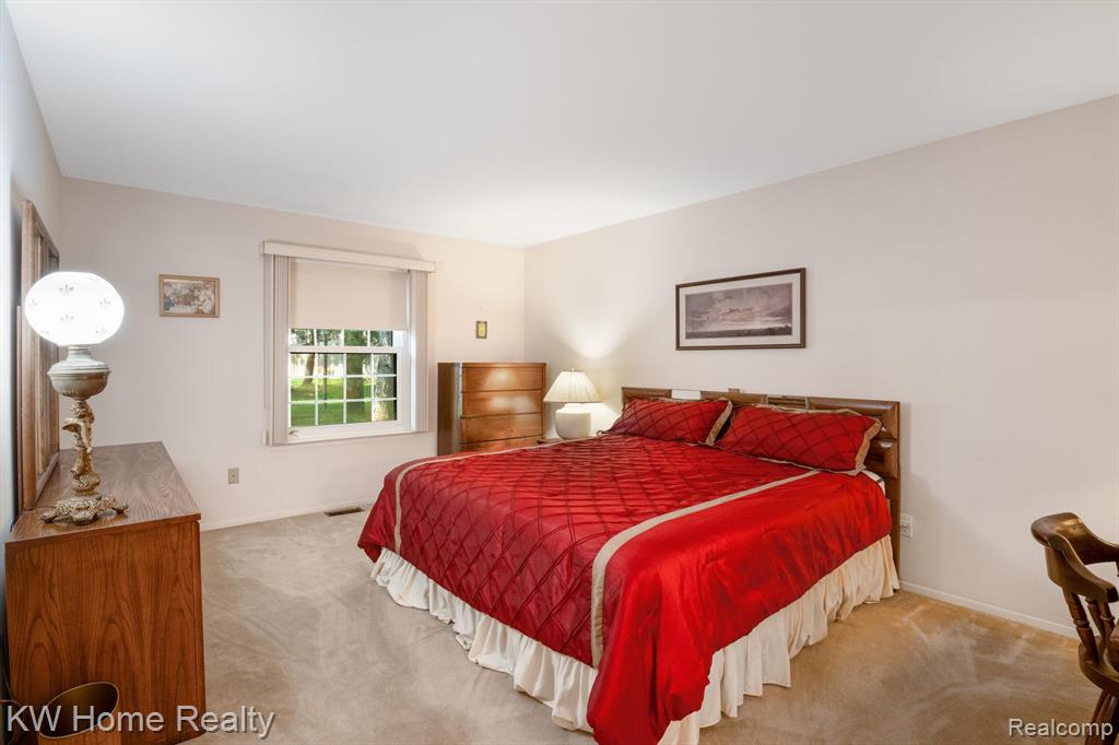 29691 Pine Ridge Circle, Farmington Hills, MI 48331 — Photo 21