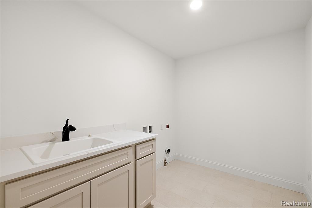 28325 Nadia Lane, Chesterfield, MI 48047 — Photo 35
