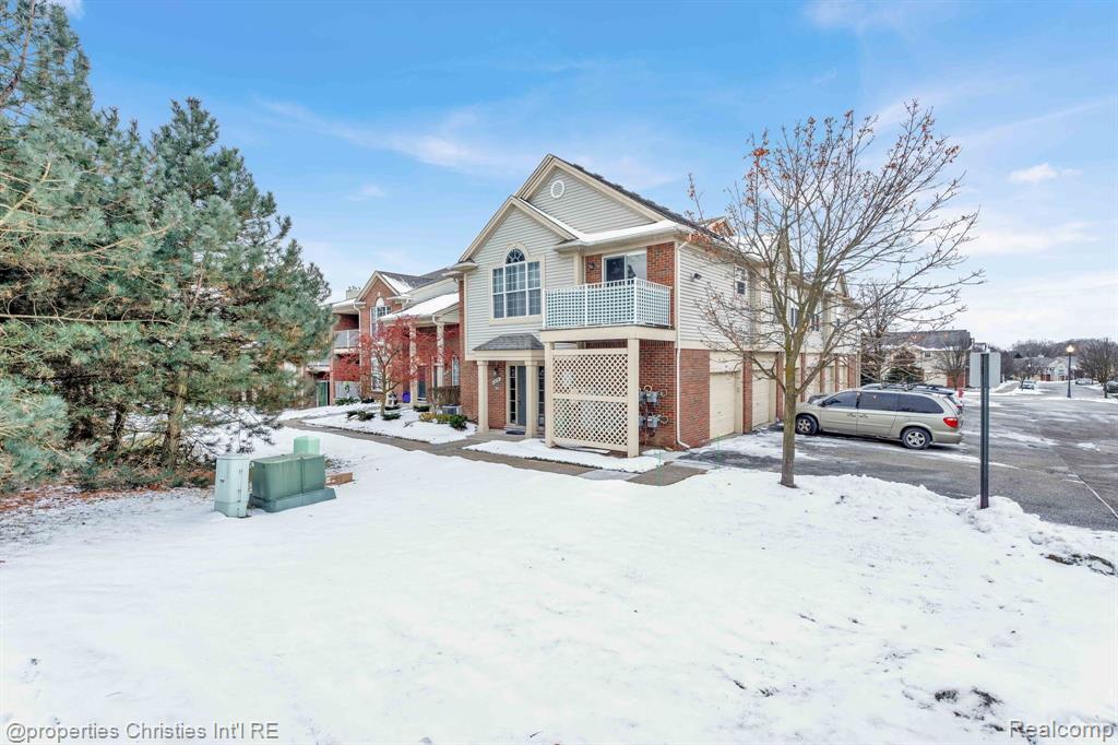 1858 Flagstone Circle, #49, Rochester, MI 48307 — front exterior