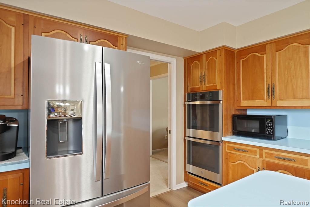 9350 OAKMONT Drive, Grand Blanc, MI 48439 — Photo 19