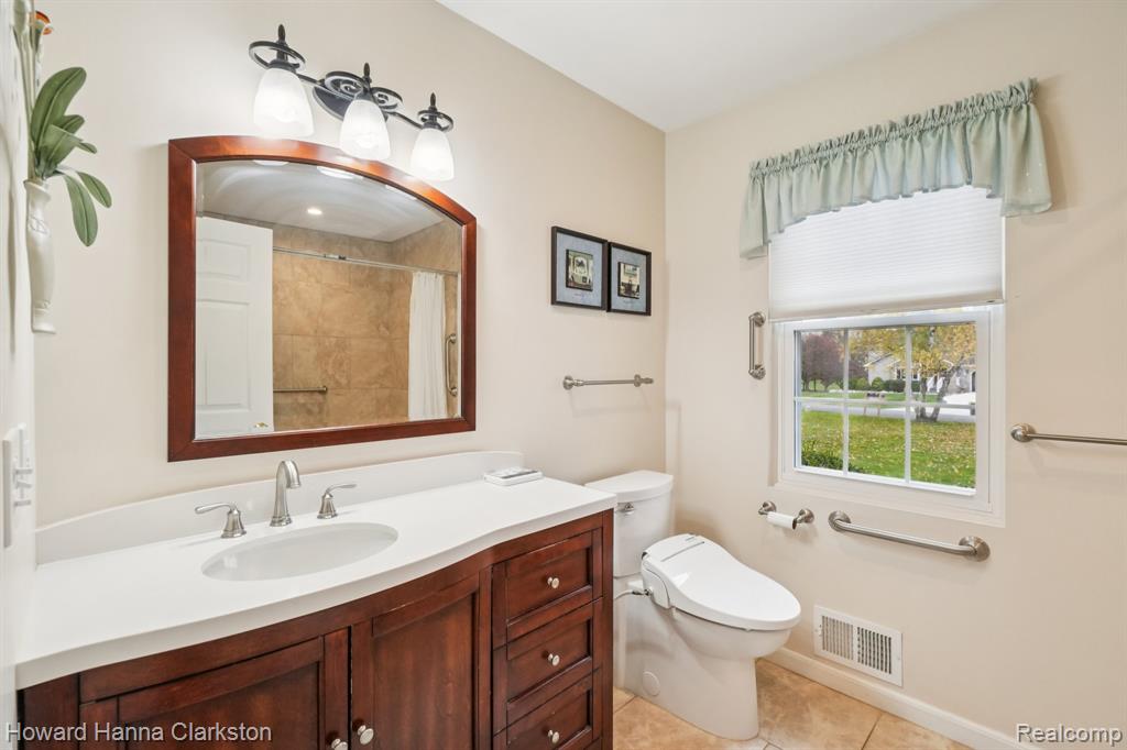 4105 Nancy Lane, White Lake, MI 48383 — Photo 20