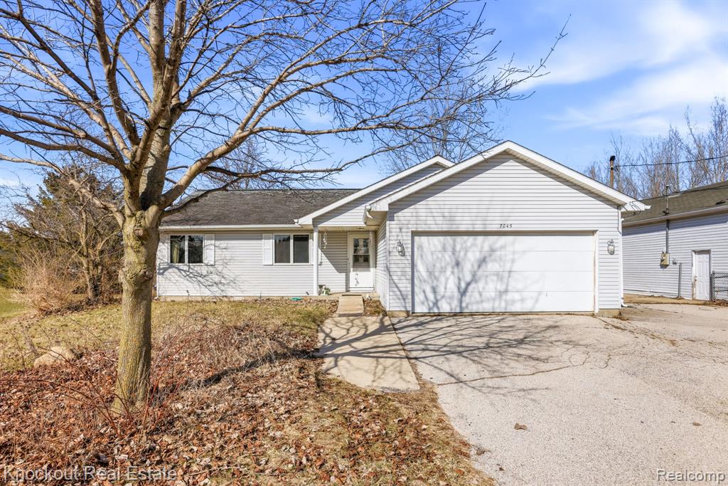 7045 Hospital Road, Freeland, MI 48623 — Photo 4