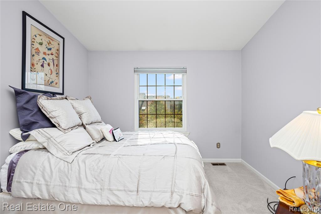 38494 Windsor, 54, Farmington Hills, MI 48331 — Photo 19