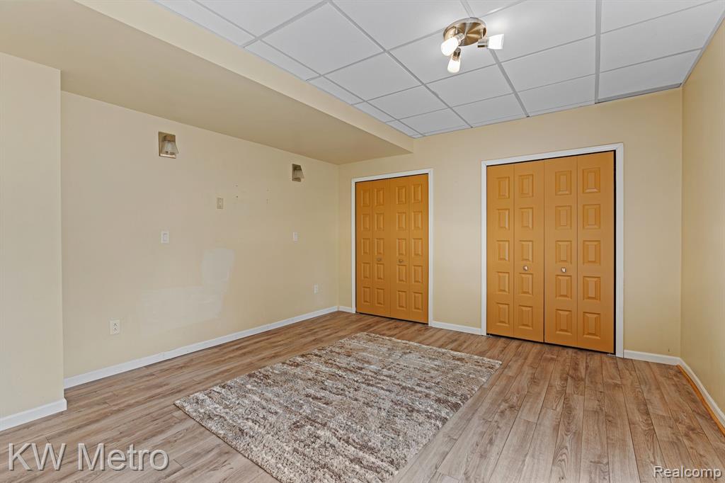 9025 HURON BLUFFS Drive, White Lake, MI — Photo 31