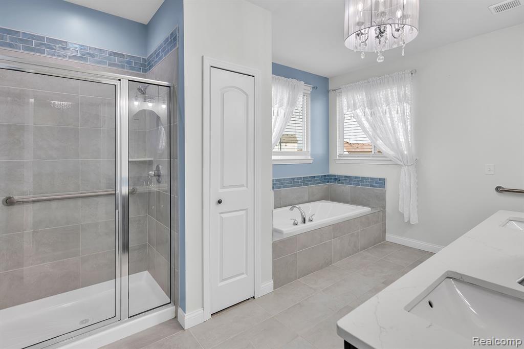 8185 Hidden Cove Court, Grand Blanc, MI 48439 — Photo 38