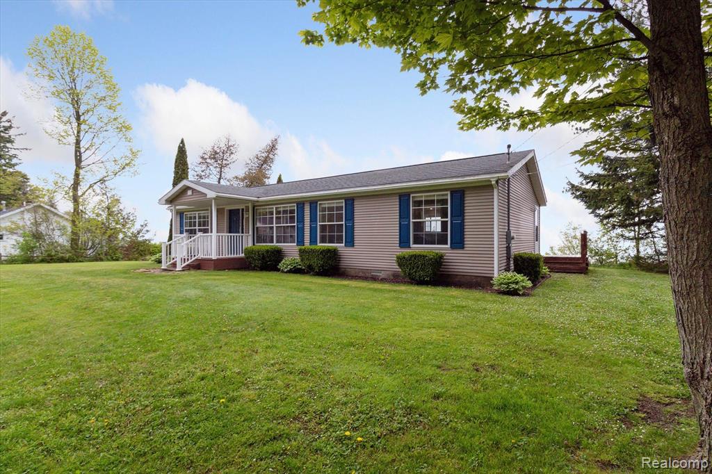 1515 LAKESIDE Drive, Harbor Beach, MI 48441 — Photo 4