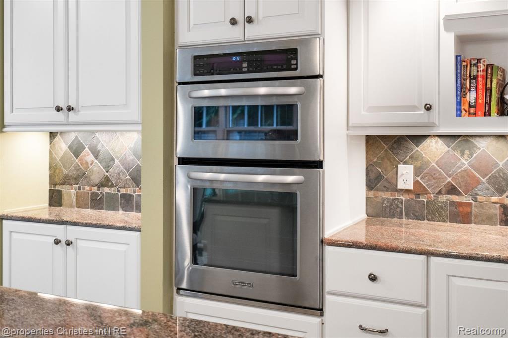 660 Woodland, Birmingham, MI 48009 — Photo 12