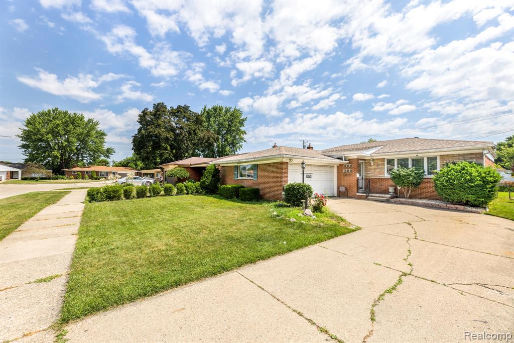 8571 Linda Street, Warren, MI 48093 — Photo 2