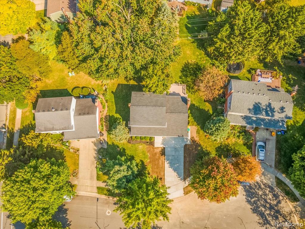 367 Pleasant Ridge Court, Saline, MI 48176 — Photo 4