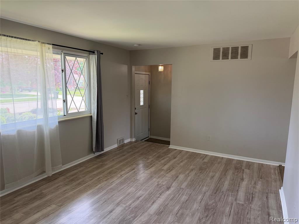 9001 Shannon Drive, Sterling Heights, MI 48314 — Photo 6