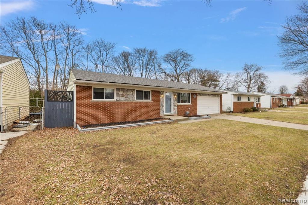 41859 Betley Drive, Sterling Heights, MI 48313 — Photo 2