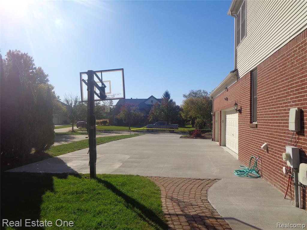 48416 Manhattan Circle, Canton, MI 48188 — Photo 49