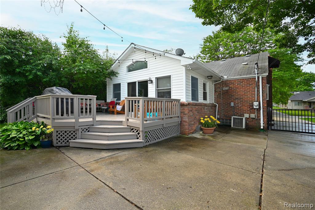 618 W Houstonia Avenue, Royal Oak, MI 48073 — Photo 36