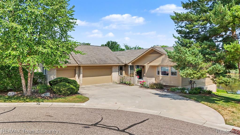 4521 Ravenwood Drive, 4, Grand Blanc, MI 48439