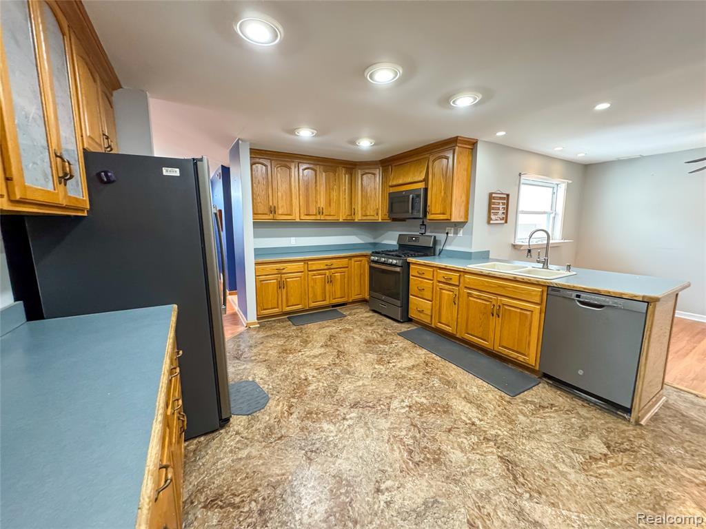 5381 Merrick Street, Dearborn Heights, MI 48125 — Photo 13