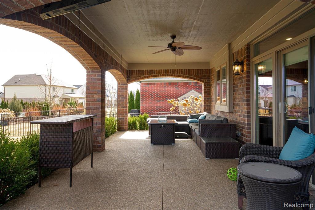 54678 BLACK HILLS Lane, Utica, MI 48316 — Photo 9