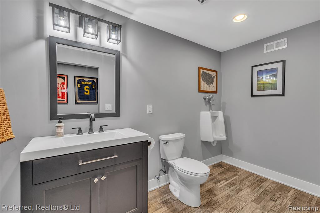 28430 Oakmonte Circle E, New Hudson, MI 48165 — Photo 54