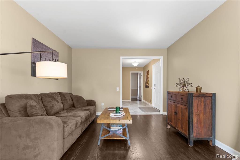 31065 Old Stage Road, Beverly Hills, MI 48025 — Photo 19
