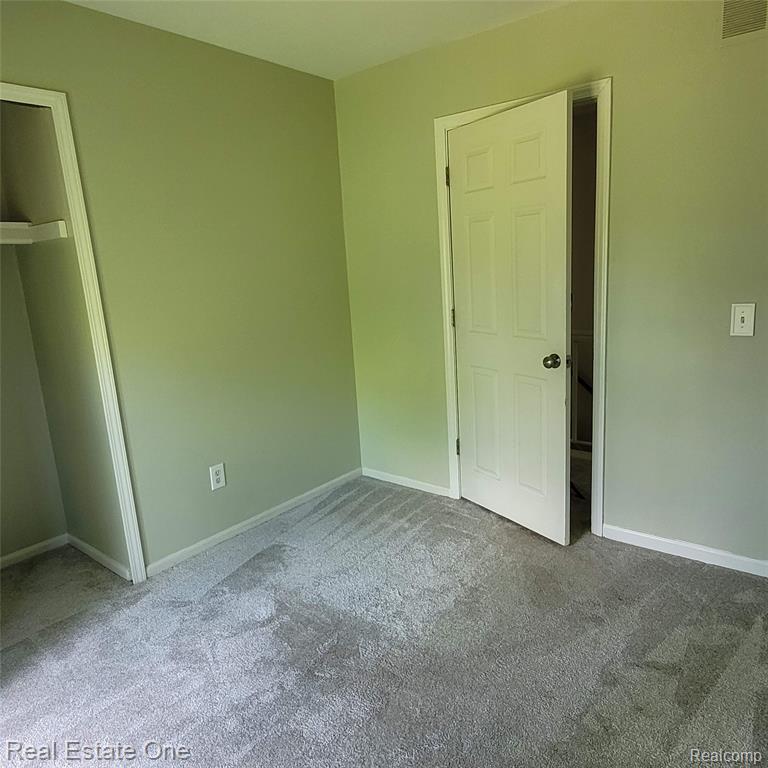 5208 Woodview Drive, Bloomfield Hills, MI 48302 — Photo 24