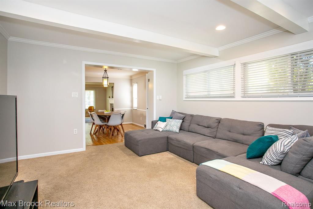 26015 ALLOR Avenue, Huntington Woods, MI — Photo 13