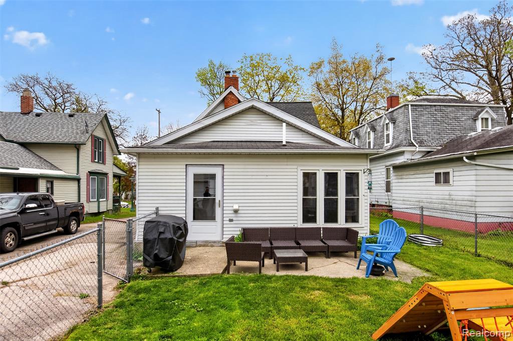 647 N Washington Street, Owosso, MI 48867 — Photo 32