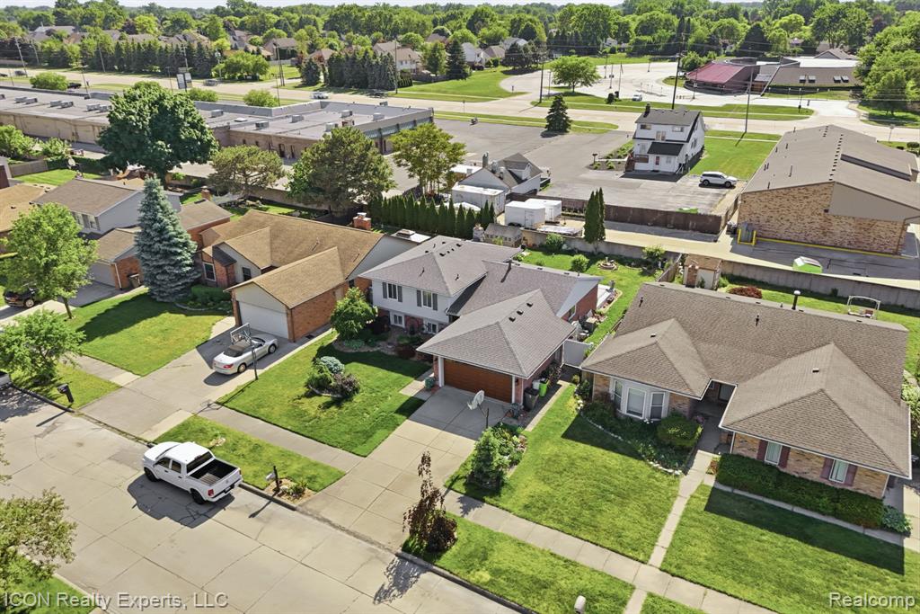 40567 Santoni Drive, Clinton Twp, MI 48038 — Photo 2