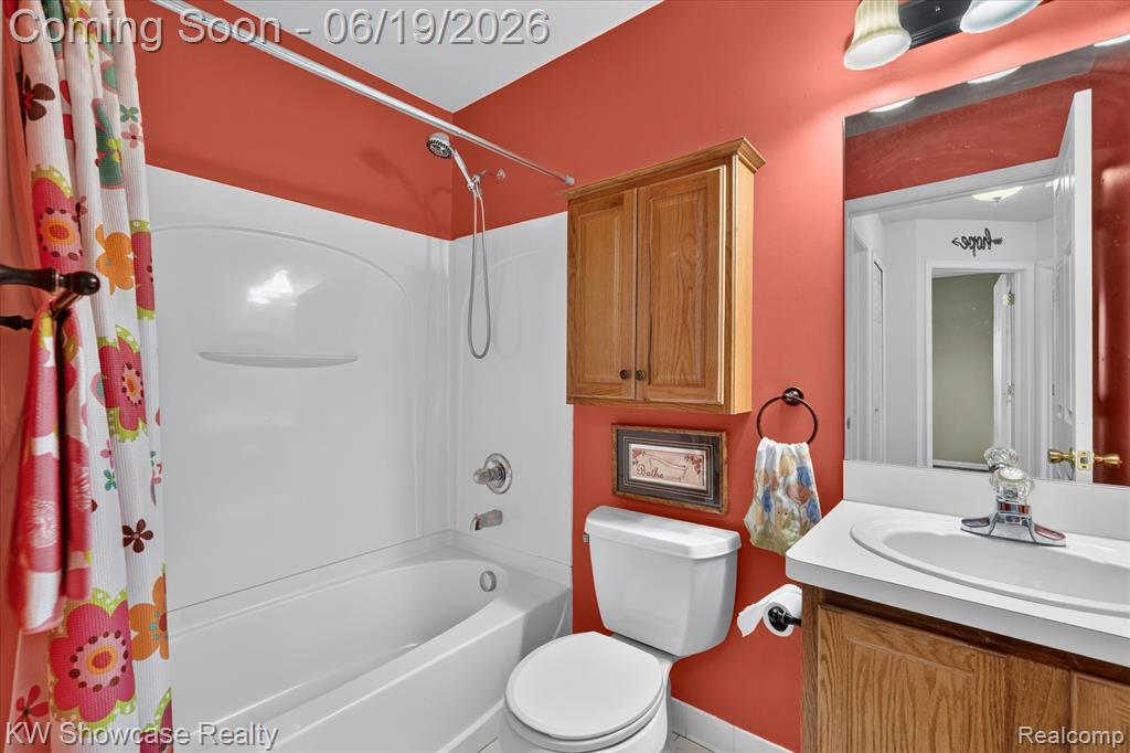 8196 Loon Lane, Grand Blanc, MI 48439 — Photo 16