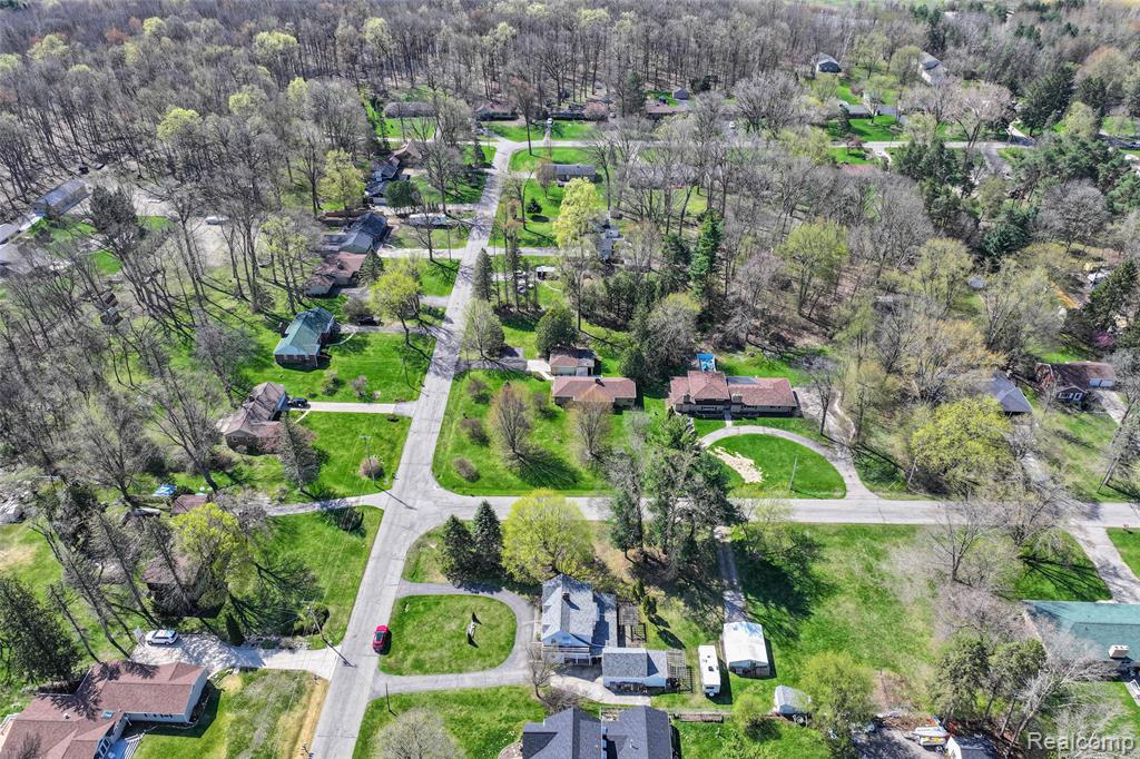 6214 Hugh Street, Burton, MI 48509 — Photo 18
