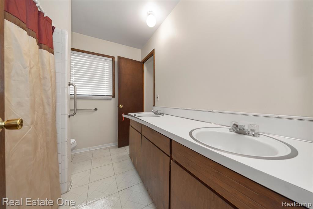 41650 BORCHART Drive, Novi, MI — Photo 16