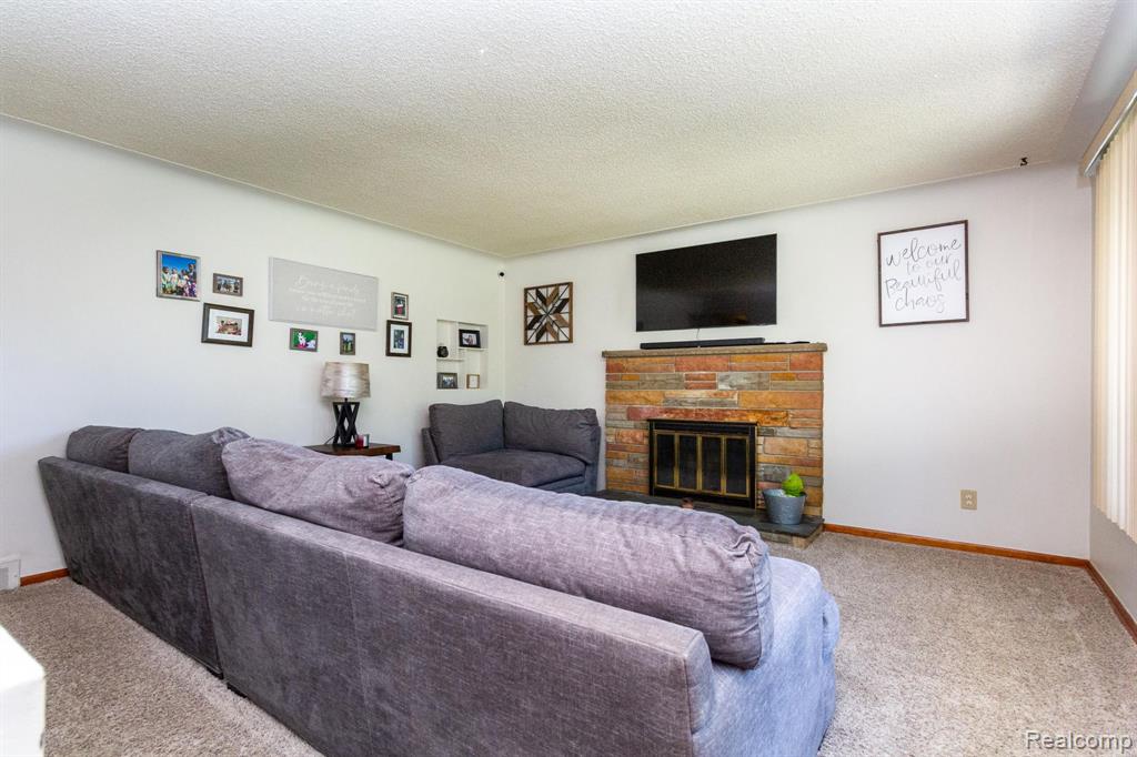 8345 E 14 Mile Road, Sterling Heights, MI 48312 — Photo 3