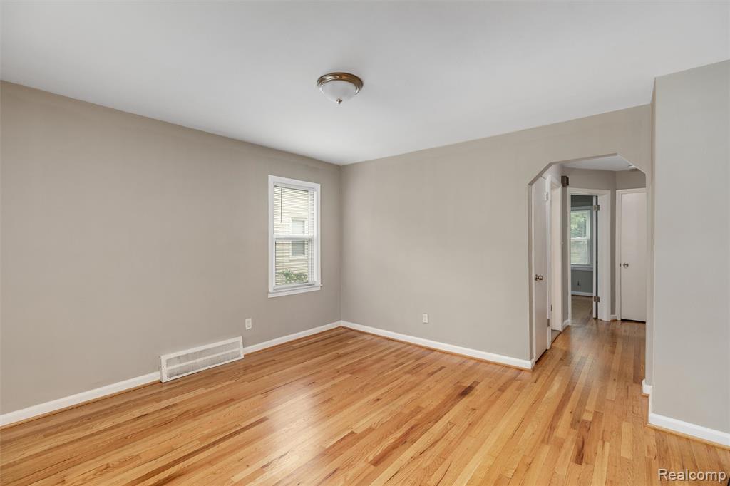 912 N Edison Avenue, Royal Oak, MI 48067 — Photo 9