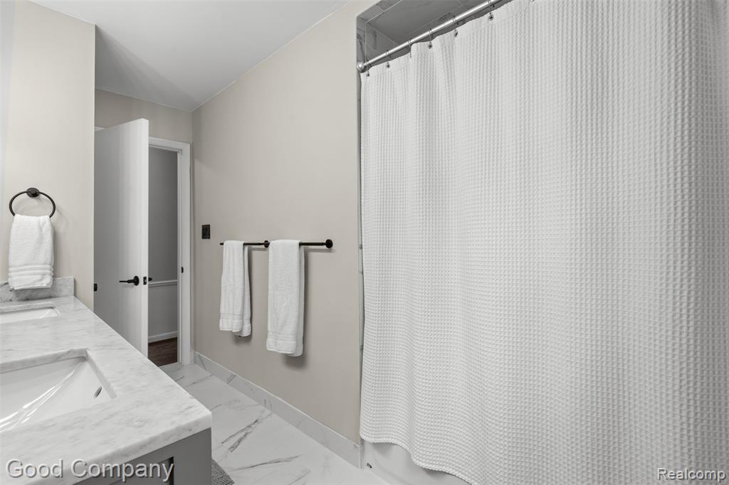 840 S Oxford Road, Grosse Pointe Woods, MI 48236 — Photo 39