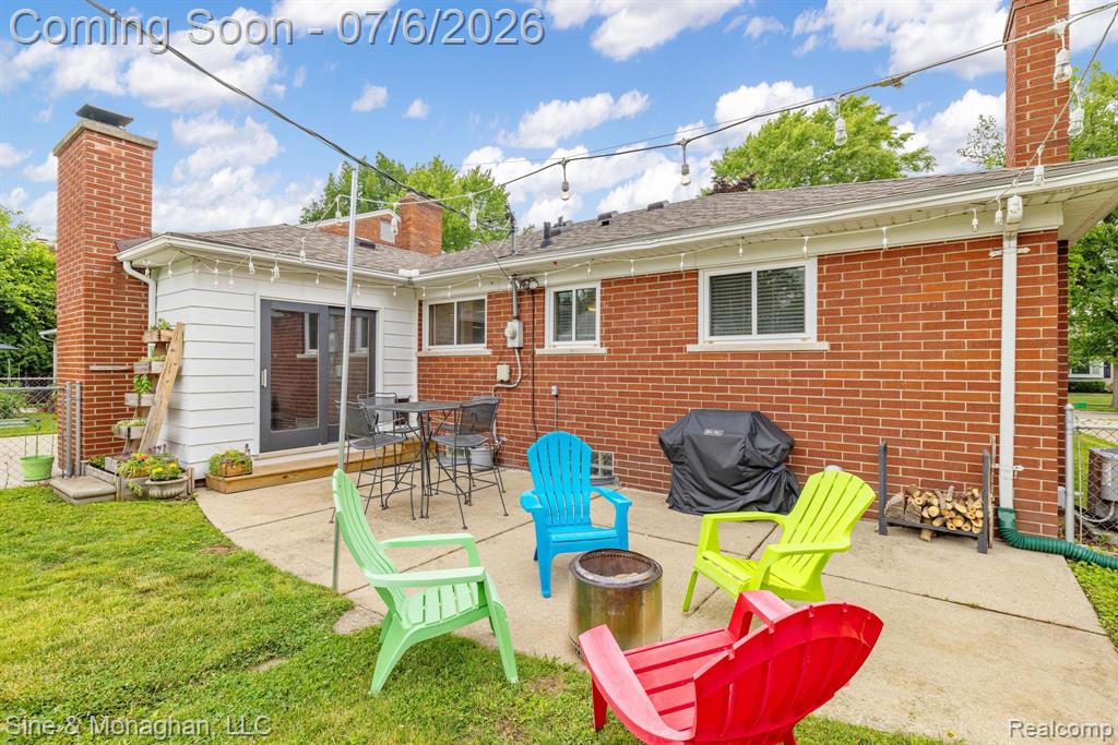 977 ROSLYN Road, Grosse Pointe Woods, MI 48236 — Photo 39