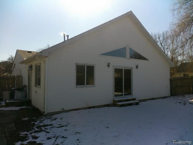 5071 Lippincott Boulevard, Burton, MI 48519 — Photo 4