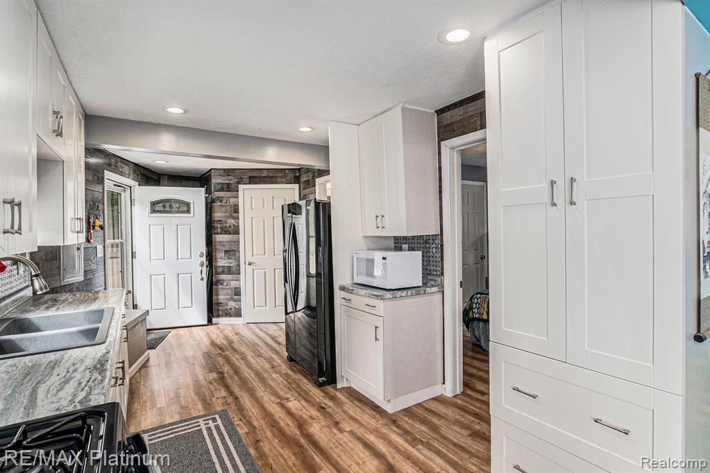 821 SUNRISE PARK Street E, Howell, MI 48843 — Photo 4