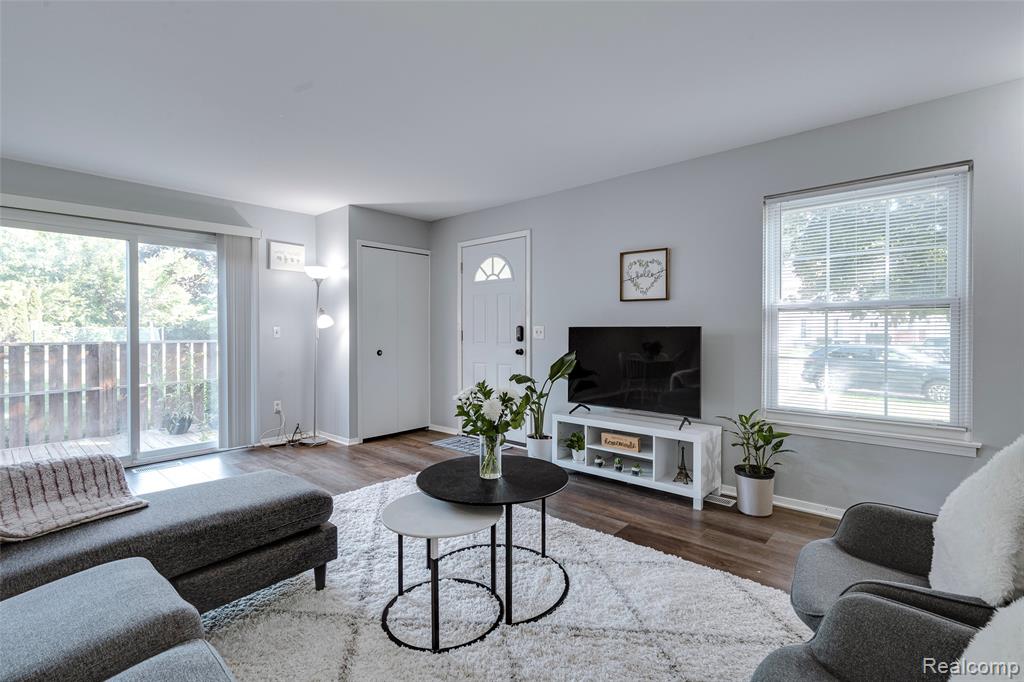 23404 N Rockledge, Novi, MI — Photo 3
