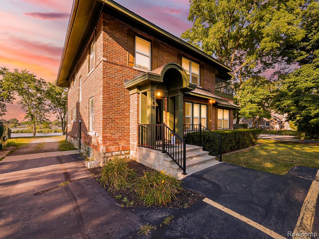 3160 Dixie Highway, Waterford, MI
