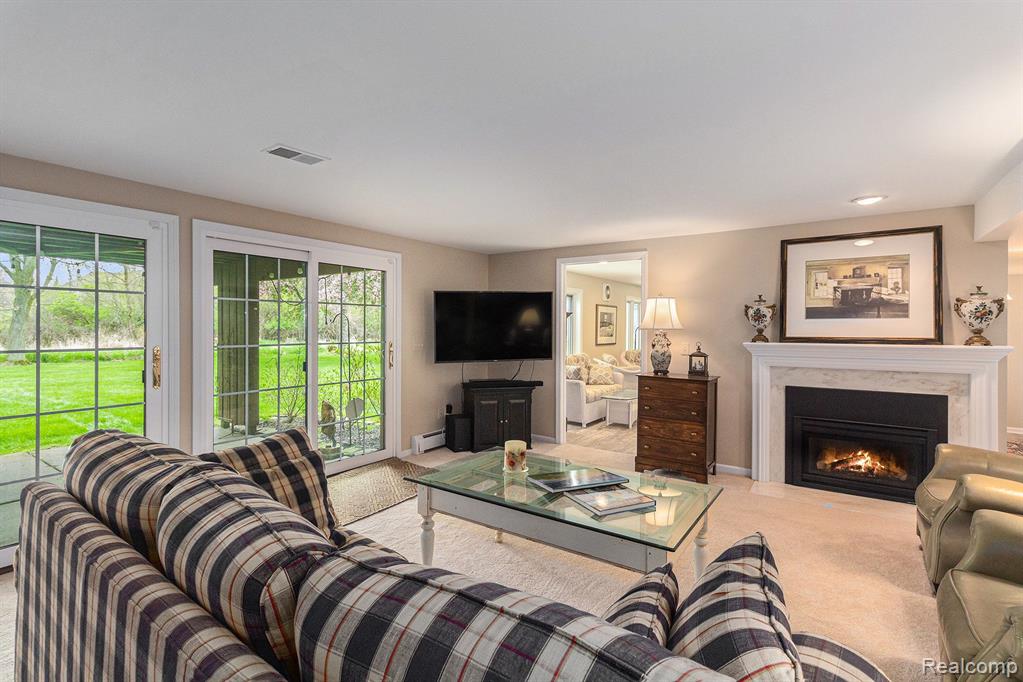 625 APPLEGATE Lane, Grand Blanc, MI 48439 — Photo 16