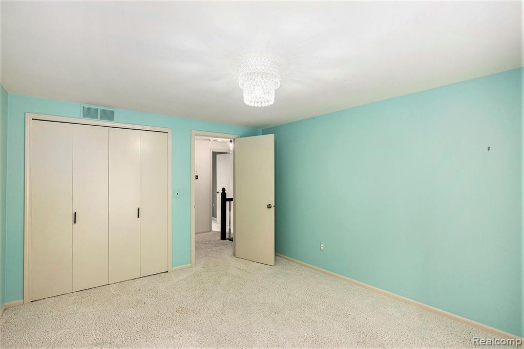 7254 DARK LAKE Drive, Clarkston, MI — Photo 32