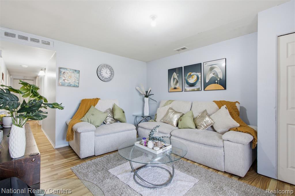16888 Vaughan Street - Photo 3