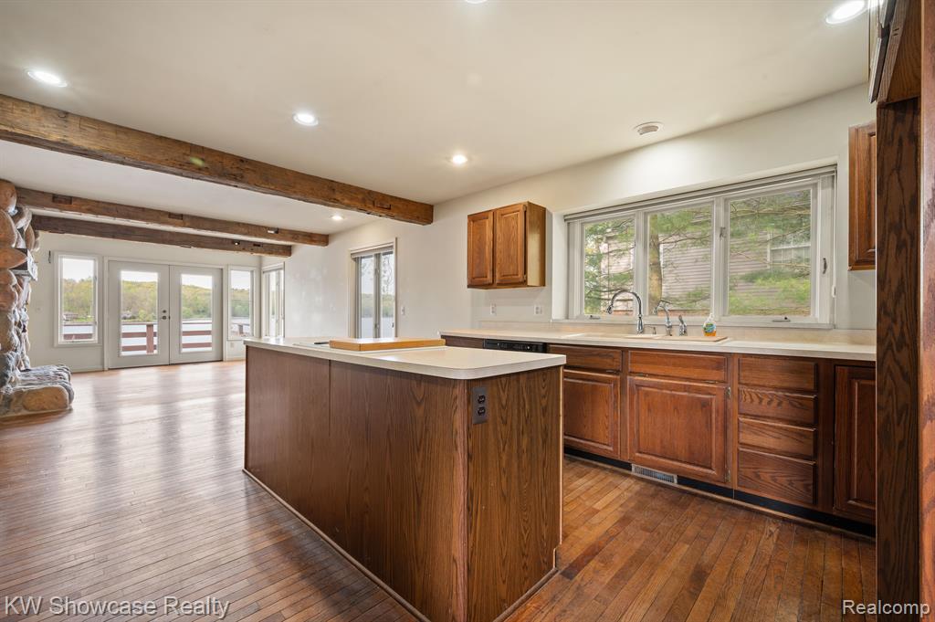 5867 COMMUNITY Drive, Brighton, MI 48116 — Photo 21