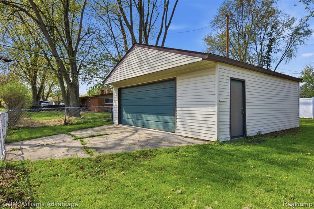 7435 Lathers Street, Westland, MI — Photo 26
