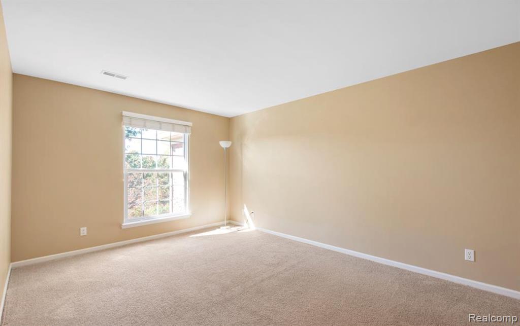 1845 FLAGSTONE Circle, Rochester, MI 48307 — Photo 11