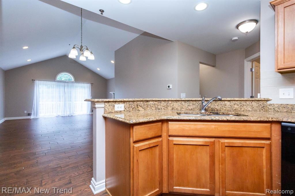 45929 GRAYSTONE Lane, Canton, MI 48187 — Photo 13